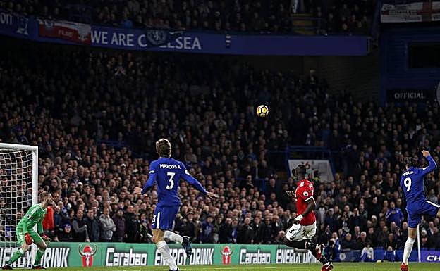 Morata remata a gol.