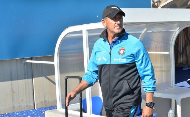 Manuel Palomeque durante el partido en el Artés Carrasco contra el San Fernando.