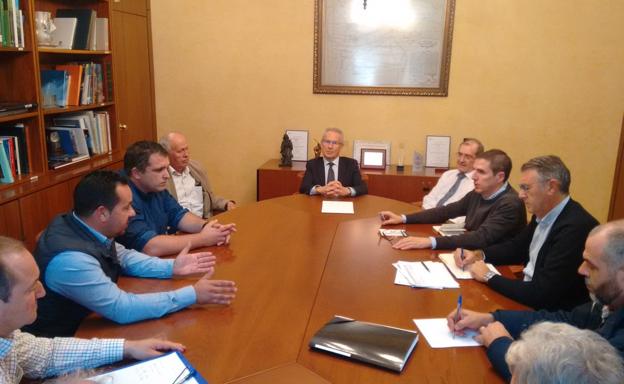 Reunión de la CHS y la Junta de Hacendados. 