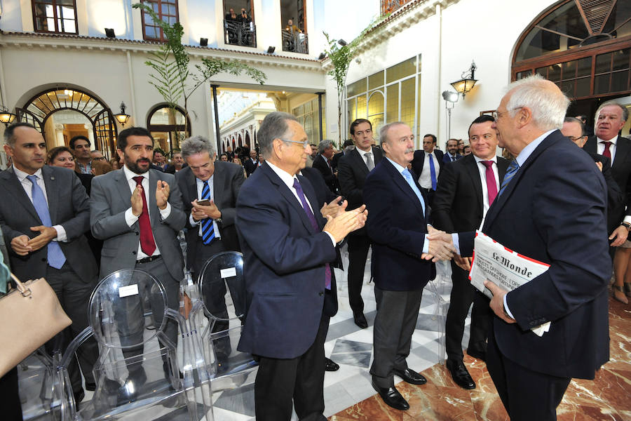 El expresidente del Parlamento Europeo explica que «cuantos menos responsables políticos estén en prisión preventiva, mejor»