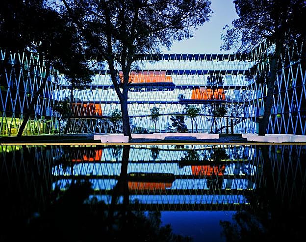 Fundación Parque Científico. Rehabilitación de tres edificios preexistentes para crear la sede de la Fundación Parque Científico (Espinardo) apostando por la sostenibilidad. Arquitecto. Fernando de Retes, 2013. Premio Regional de los XVII Premios de Arquitectura de la Región de Murcia.