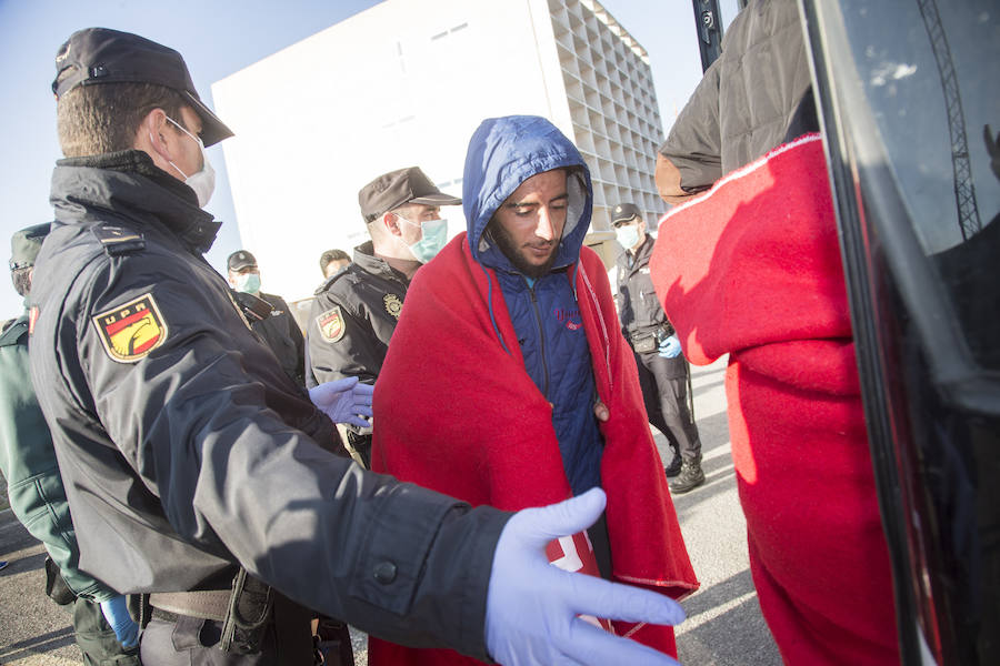 Casi medio millar de personas han llegado a las costas de la Región en una nueva oleada de pateras