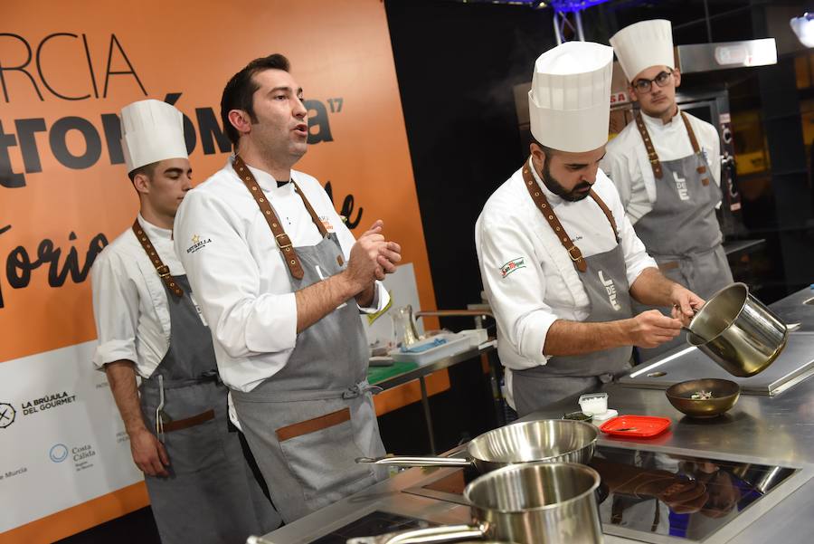 Ponencia 'Filosofía LDE. Segunda temporada', impartida por David López (Local de Ensayo).