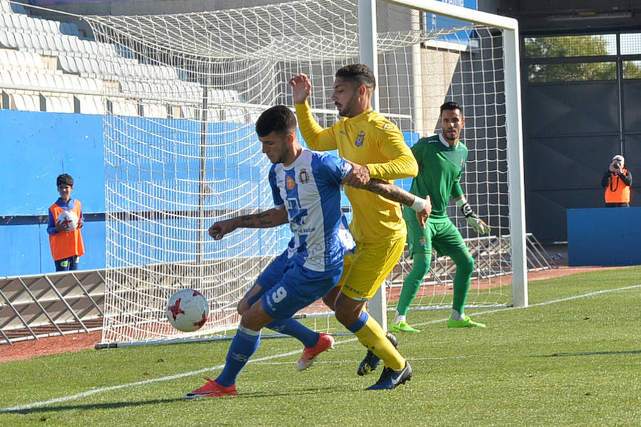 El Lorca Deportiva ganó por 3-2 al At. Las Palmas