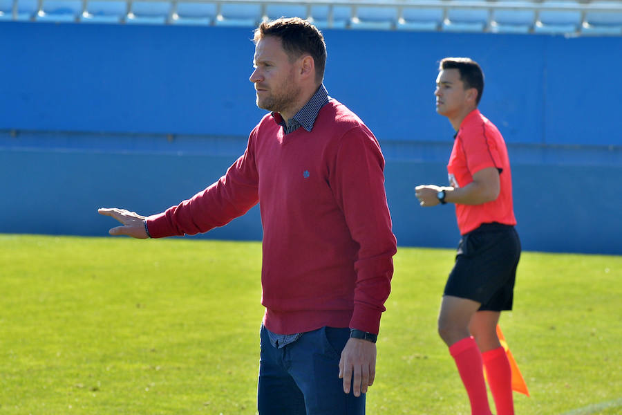 El Lorca Deportiva ganó por 3-2 al At. Las Palmas