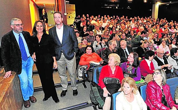 Tristante da a conocer 'Nunca es tarde', su nueva novela