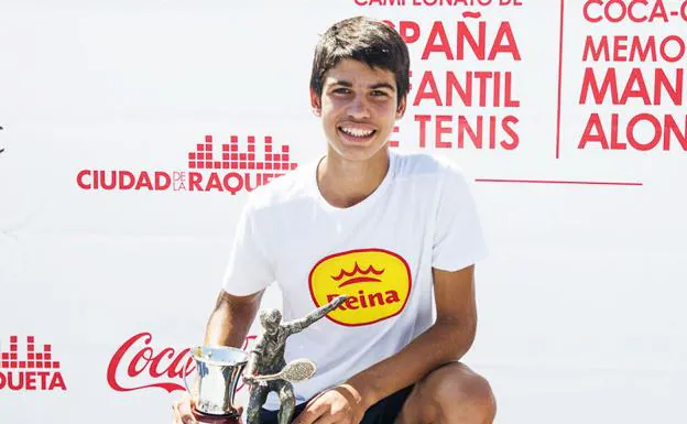 Carlos Alcaraz. Campeón de España infantil, campeón de Europa, subcampeón del mundo y ganador del máster mini en Londres. 