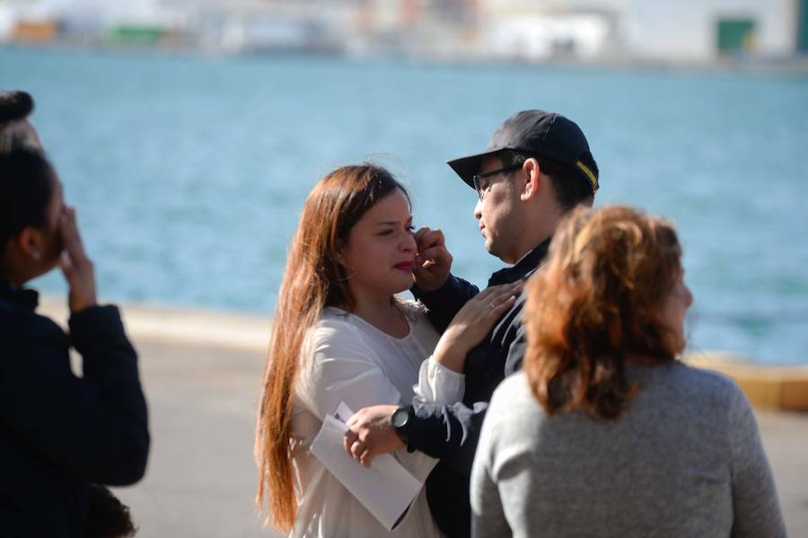 El buque de investigación oceanográfica 'Hespérides' zarpó este viernes desde el Arsenal Militar de Cartagena para emprender una campaña antártica, que se desarrollará hasta finales del próximo mes de mayo. Durante los próximos seis meses, será plataforma para tres proyectos de investigación y dará soporte técnico a otros catorce que realizarán científicos españoles en aguas australes, así como en las bases que España tiene en el continente helado.