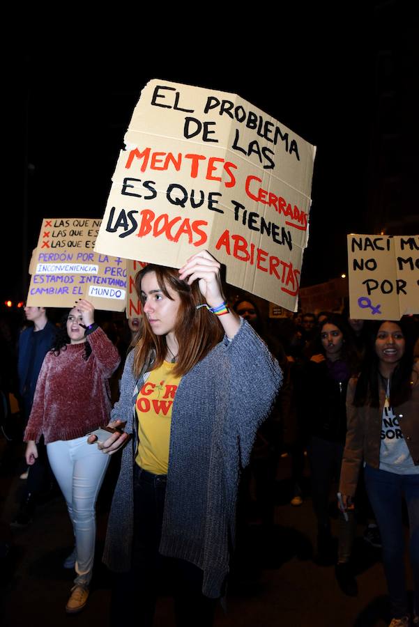 Cientos de personas reclaman «políticas públicas» que atajen de una vez por todas los crímenes contra las mujeres