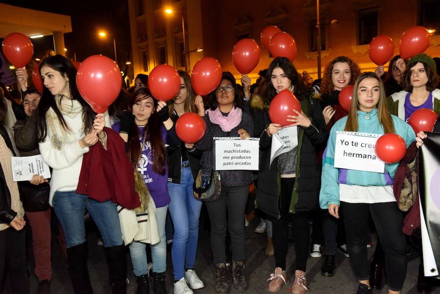 Cientos de personas reclaman «políticas públicas» que atajen de una vez por todas los crímenes contra las mujeres