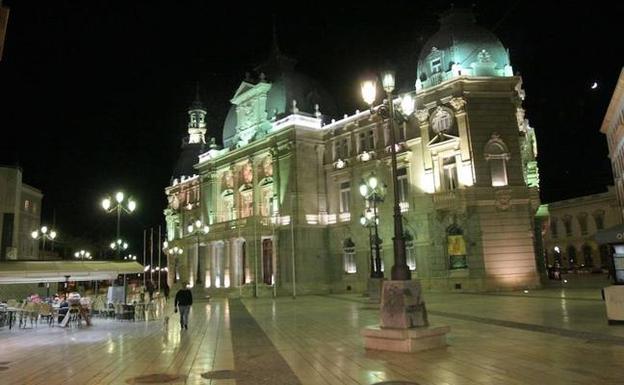 Una web turística sitúa el Palacio Consistorial entre los veinte más bellos de España