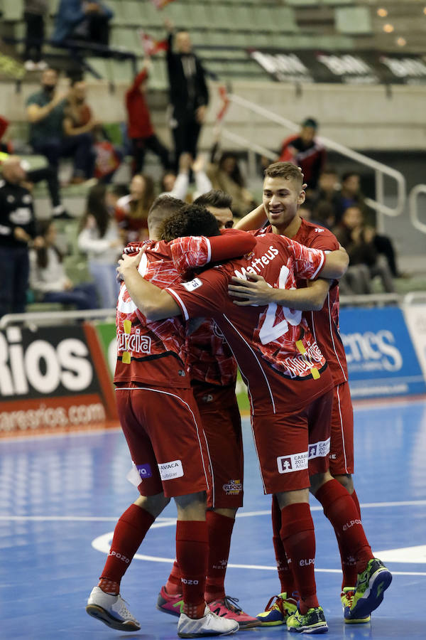 El conjunto de Duda resuelve en los últimos minutos el choque en el que celebró sus mil partidos