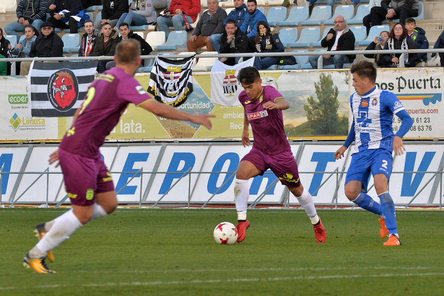 Un tanto de penalti de Chavero en el minuto 90 le da tres puntos muy necesarios ante el Lorca Deportiva al equipo de Monteagudo