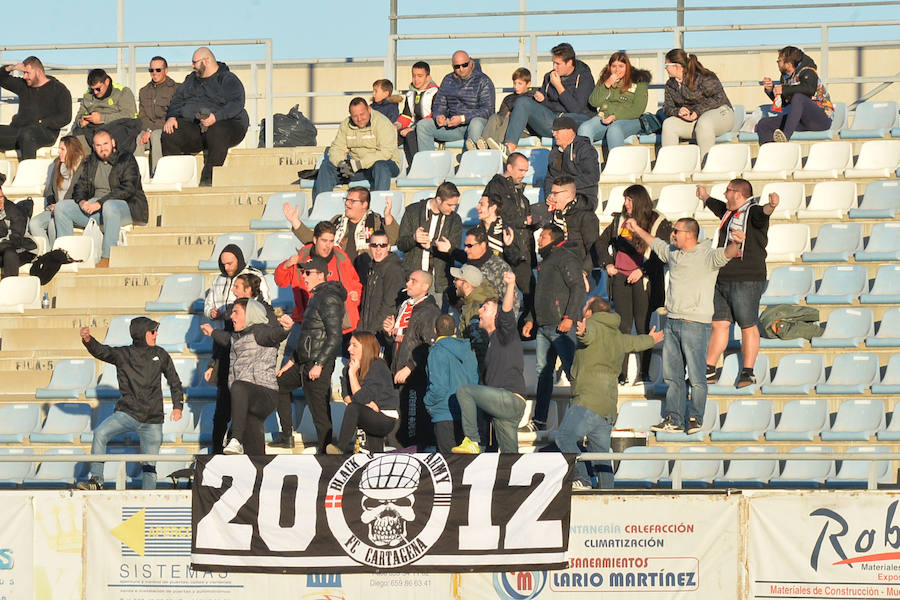 Un tanto de penalti de Chavero en el minuto 90 le da tres puntos muy necesarios ante el Lorca Deportiva al equipo de Monteagudo