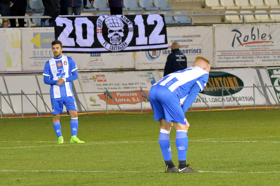 Un tanto de penalti de Chavero en el minuto 90 le da tres puntos muy necesarios ante el Lorca Deportiva al equipo de Monteagudo