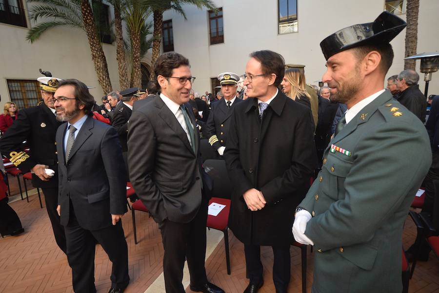 El presidente regional, Fernando López Miras, aseguró este martes, durante el acto de conmemoración del Día de a Constitución , que "mi compromiso es seguir defendiendo y mejorando" la Carta Magna. Para ello abogó "por el espíritu del 78" y por los "consensos". López Miras subrayó que "ningún español es mejor que otro por haber nacido en una u otra Comunidad Autónoma".