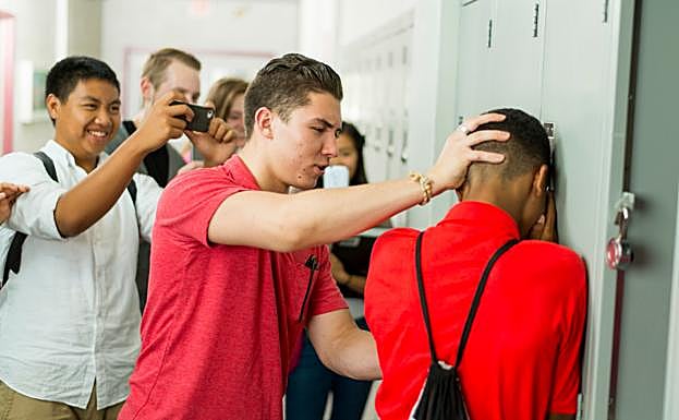 La genial respuesta de este joven al bullying homófobo de sus compañeros