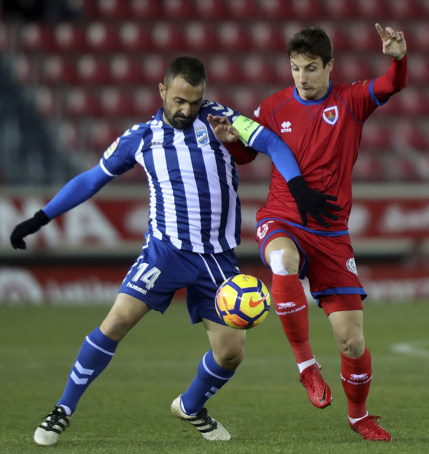 A pesar de ser superior a su rival, los de Curro Torres no supieron aprovechar sus ocasiones y se hunden en los puestos de descenso