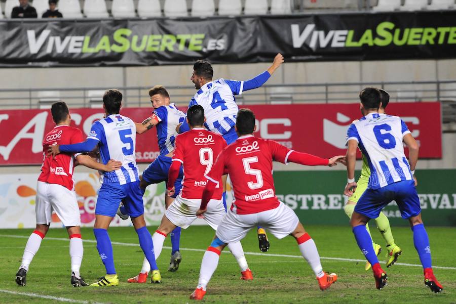 Los granas se dejan dos puntos en casa ante un Lorca atrevido que se pudo llevar la victoria y da un paso atrás en la lucha por el 'playoff'