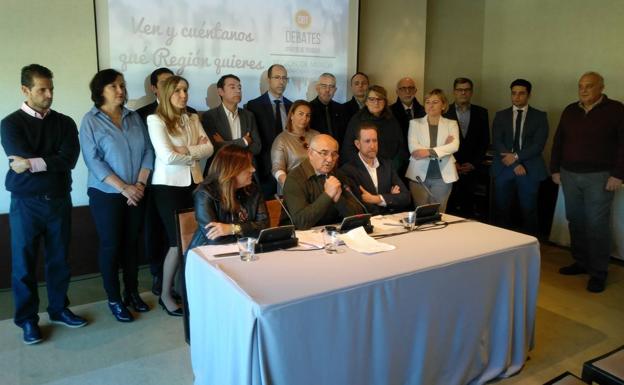 Presentación de la Plataforma Cívica de la Región de Murcia, este martes, en el Hotel Nelva.