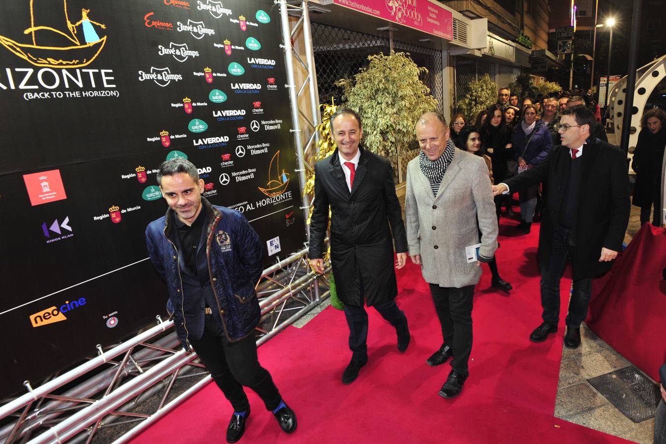 Los actores murcianos Pepa Aniorte, Enrique Martínez y Antón Valén, protagonistas de 'Regreso al Horizonte' acompañaron al director