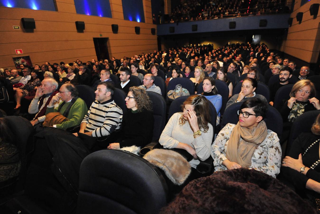 Los actores murcianos Pepa Aniorte, Enrique Martínez y Antón Valén, protagonistas de 'Regreso al Horizonte' acompañaron al director