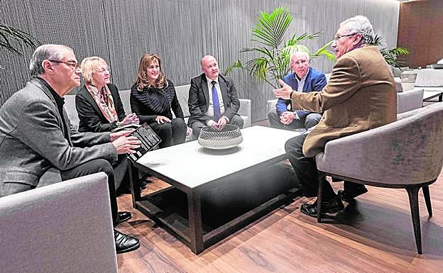 En la imagen, los miembros del jurado de la XXII edición del Premio de Novela Vargas Llosa.