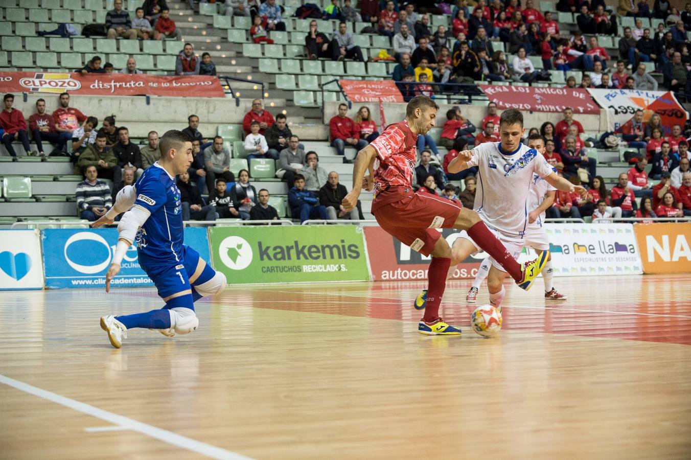 Con los ecos del 12-1 al Naturpellet Segovia, ElPozo se presentó este viernes de nuevo en casa, ante unos aficionados que volvieron a demostrar que los partidos contra los rivales de la zona baja no les atraen