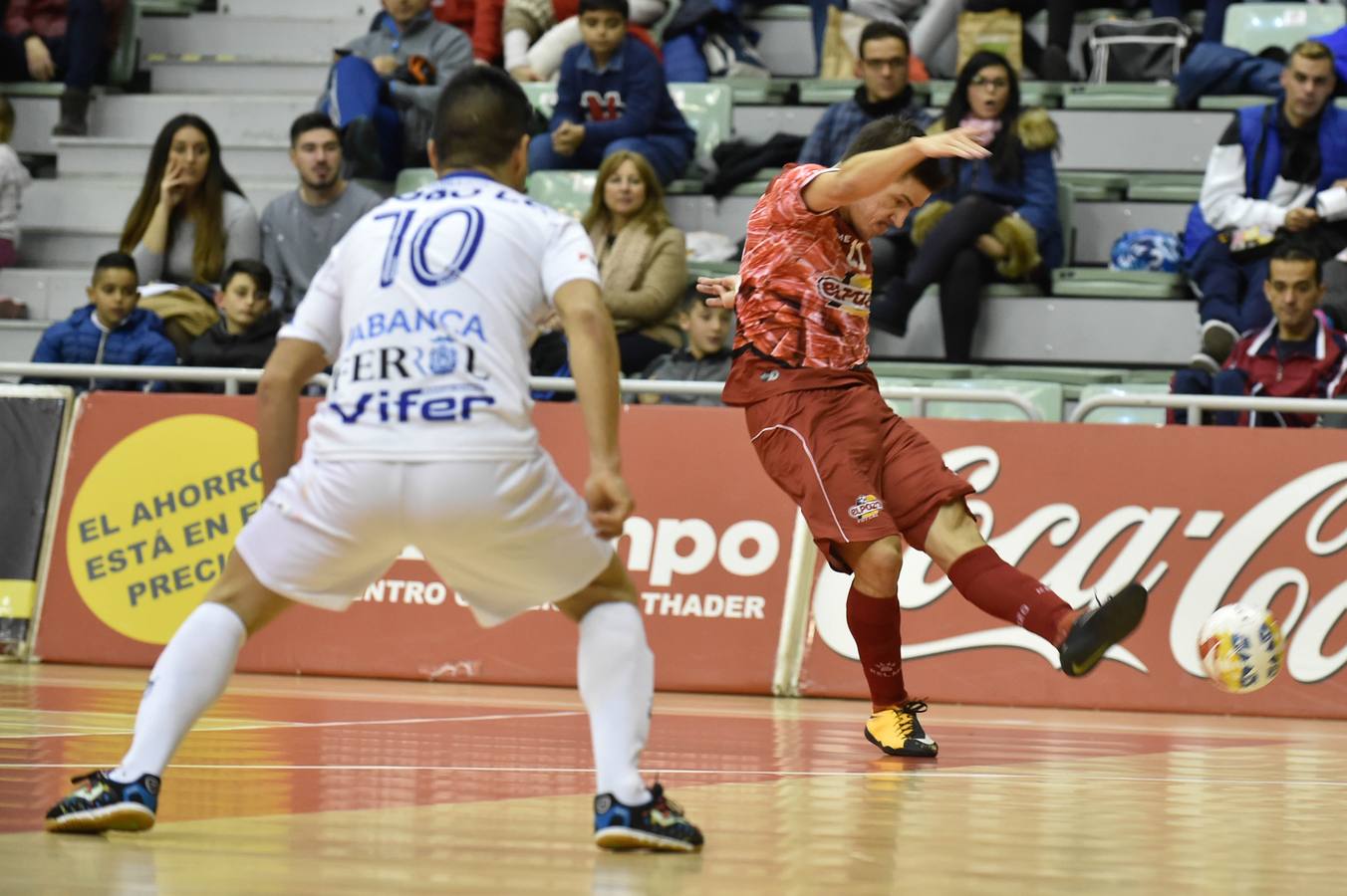 Con los ecos del 12-1 al Naturpellet Segovia, ElPozo se presentó este viernes de nuevo en casa, ante unos aficionados que volvieron a demostrar que los partidos contra los rivales de la zona baja no les atraen