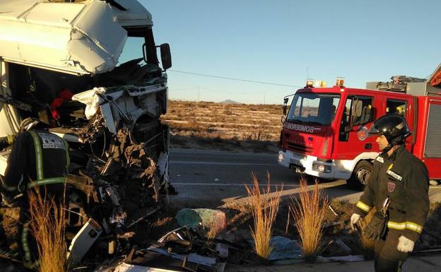 El estado de uno de los vehículos tras el accidente.