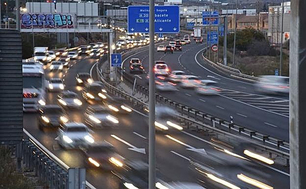 Tráfico en el nudo de Espinardo, en una foto de archivo.