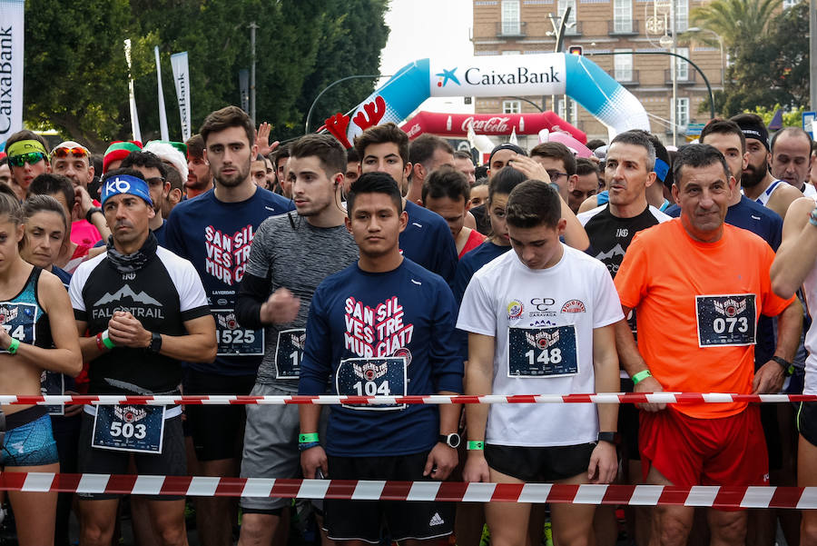Miles de corredores se han dado cita para despedir el año corriendo en una multitudinaria prueba