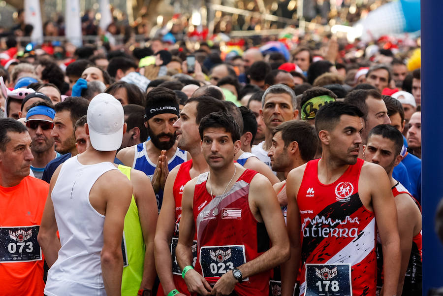 Miles de corredores se han dado cita para despedir el año corriendo en una multitudinaria prueba