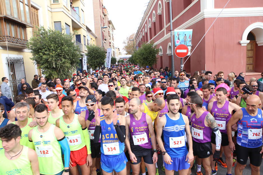 Cerca de mil corredores se han dado cita en la carrera que ha despedido el año en Lorca