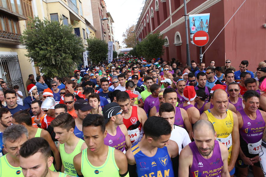 Cerca de mil corredores se han dado cita en la carrera que ha despedido el año en Lorca