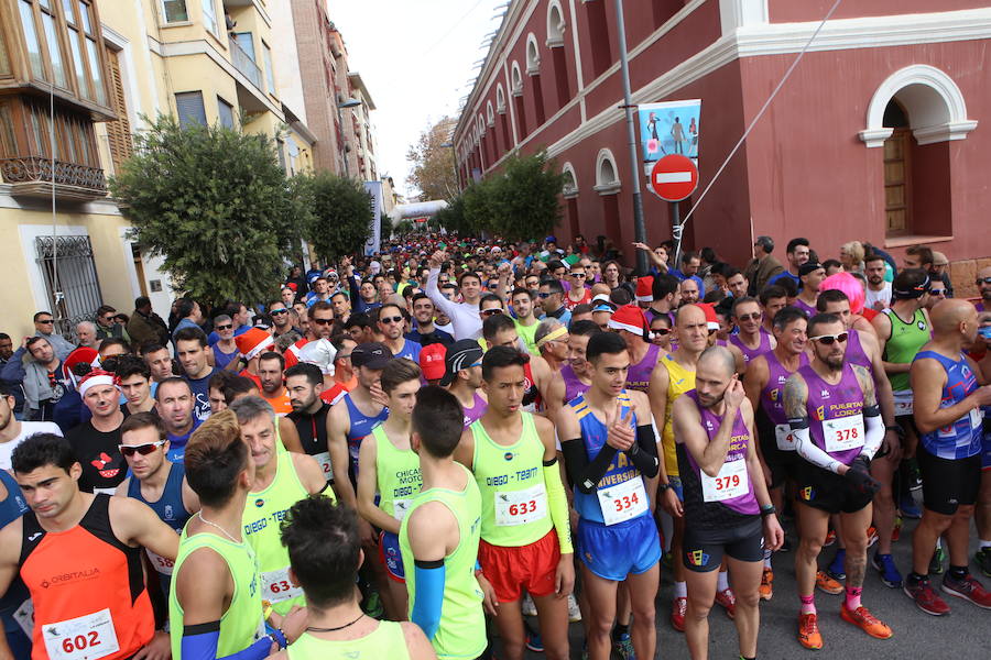 Cerca de mil corredores se han dado cita en la carrera que ha despedido el año en Lorca