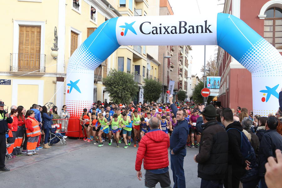 Cerca de mil corredores se han dado cita en la carrera que ha despedido el año en Lorca