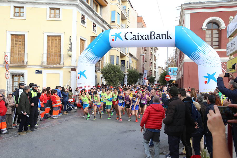 Cerca de mil corredores se han dado cita en la carrera que ha despedido el año en Lorca