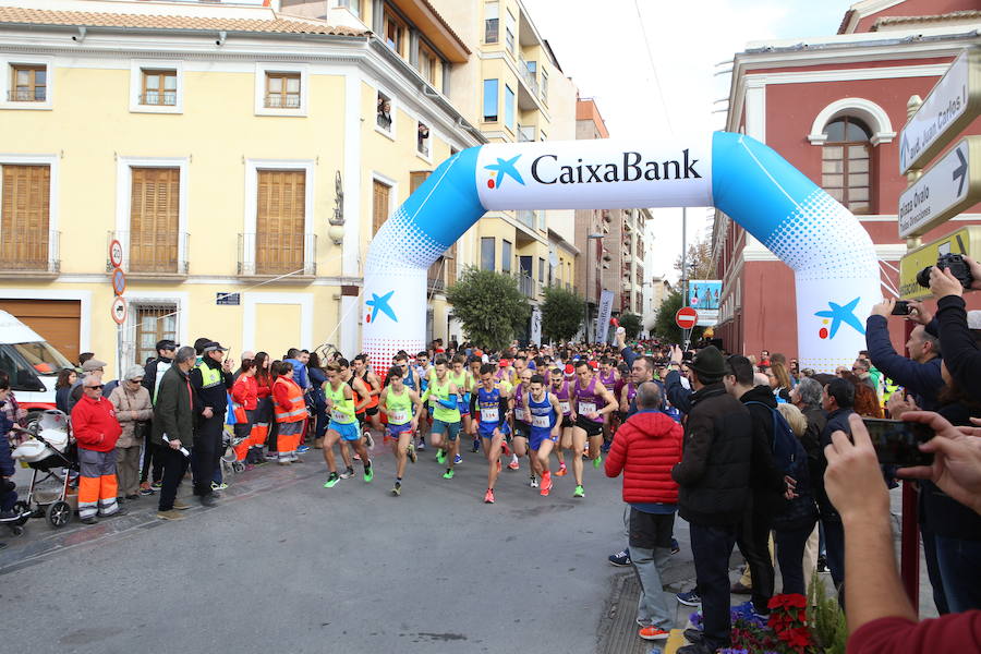 Cerca de mil corredores se han dado cita en la carrera que ha despedido el año en Lorca