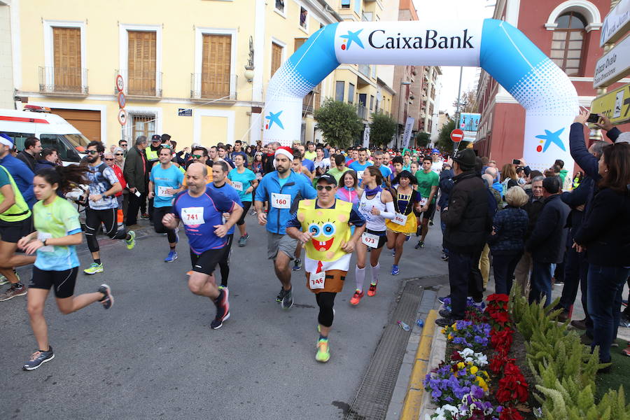 Cerca de mil corredores se han dado cita en la carrera que ha despedido el año en Lorca