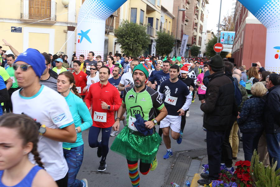 Cerca de mil corredores se han dado cita en la carrera que ha despedido el año en Lorca