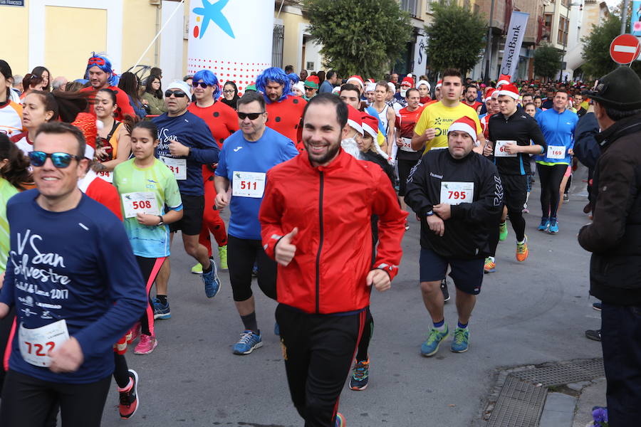 Cerca de mil corredores se han dado cita en la carrera que ha despedido el año en Lorca