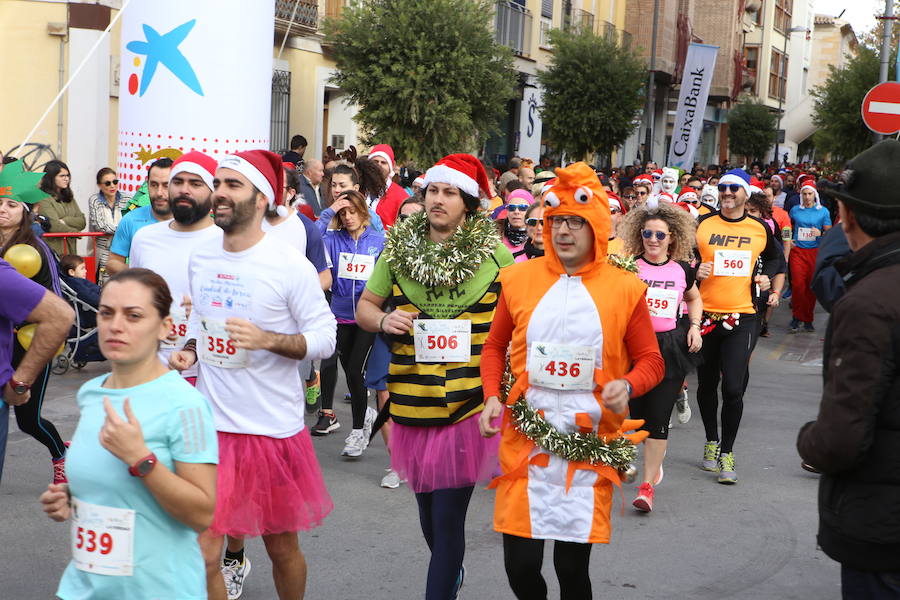 Cerca de mil corredores se han dado cita en la carrera que ha despedido el año en Lorca