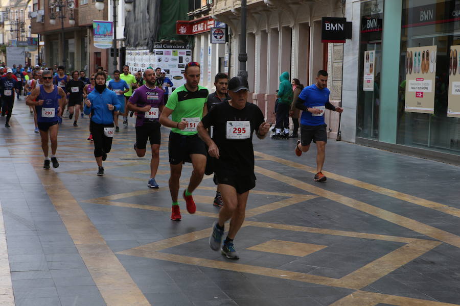 Cerca de mil corredores se han dado cita en la carrera que ha despedido el año en Lorca