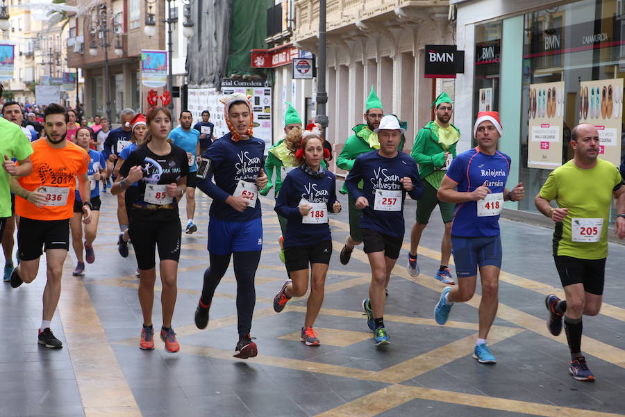 Cerca de mil corredores se han dado cita en la carrera que ha despedido el año en Lorca