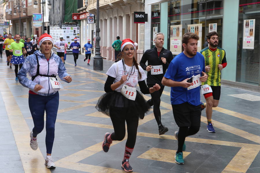 Cerca de mil corredores se han dado cita en la carrera que ha despedido el año en Lorca