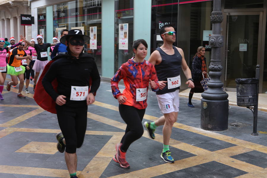 Cerca de mil corredores se han dado cita en la carrera que ha despedido el año en Lorca