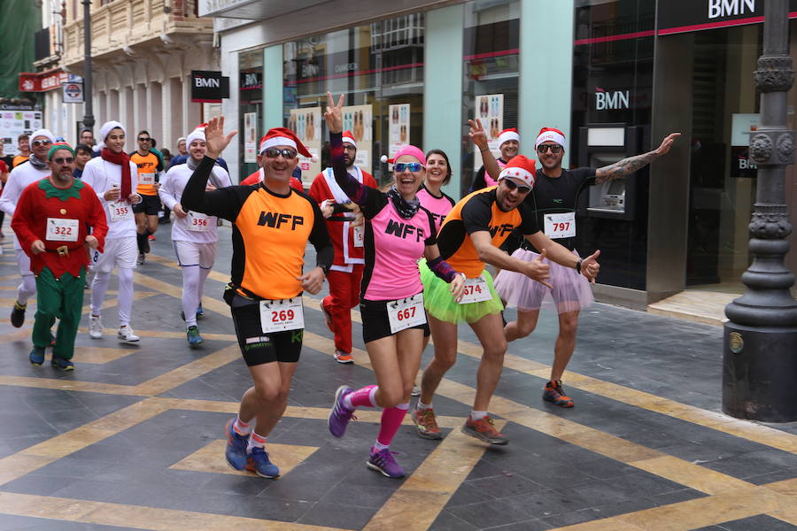 Cerca de mil corredores se han dado cita en la carrera que ha despedido el año en Lorca