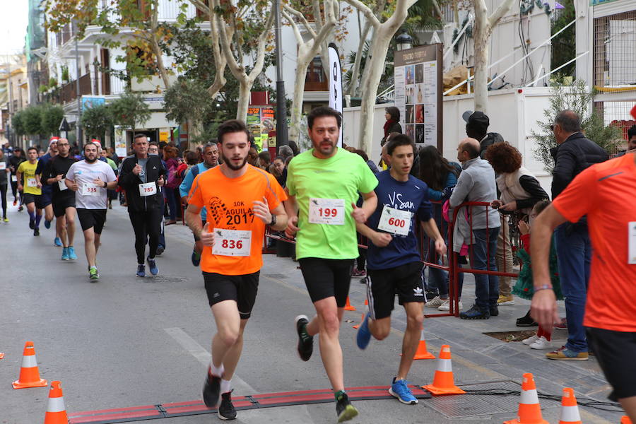 Cerca de mil corredores se han dado cita en la carrera que ha despedido el año en Lorca