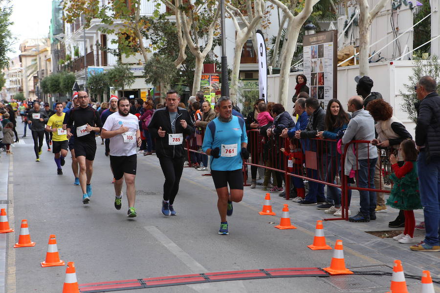 Cerca de mil corredores se han dado cita en la carrera que ha despedido el año en Lorca